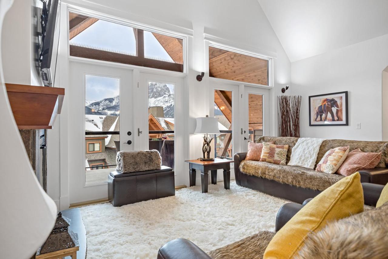 Penthouse At Solar A Resort And Spa Canmore Exteriör bild