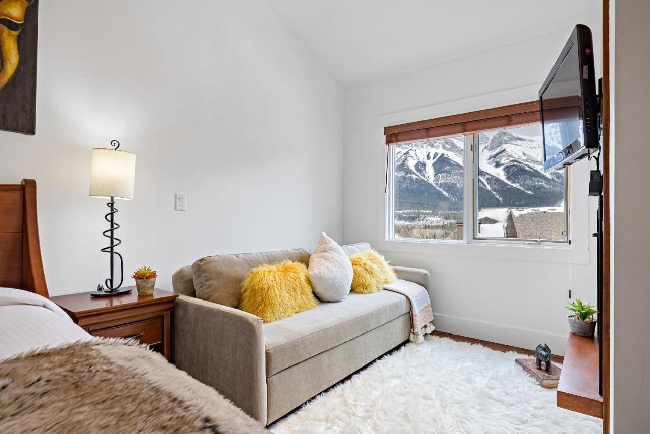 Penthouse At Solar A Resort And Spa Canmore Exteriör bild